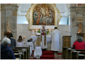 Bittprozession an der Weingartenkapelle (Foto: Karl-Franz Thiede)